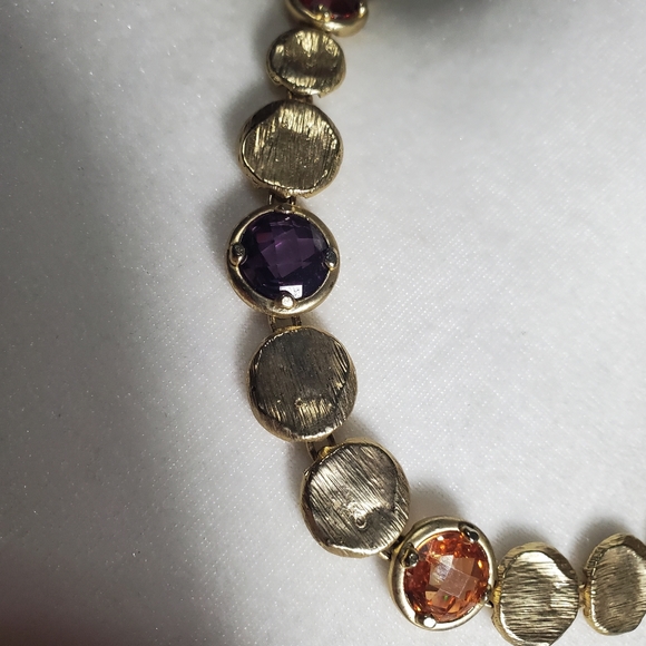 ETRUSCAN DESIGN TEXTURED GOLD TONE METAL MEDALLION COIN DISK CRYSTAL NECKLACE - Picture 4 of 7